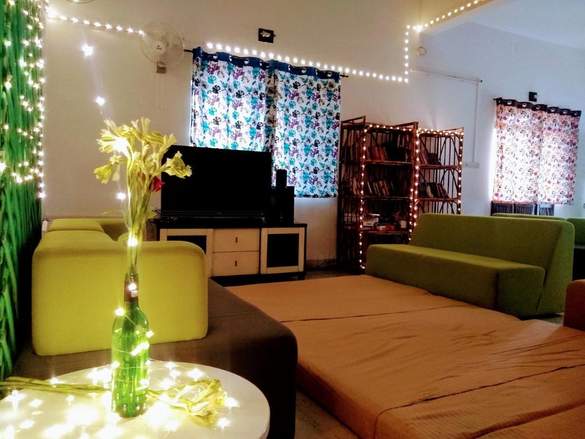 Hostel Lifespace- Twin Bungalow With Pods, Bunks, Private Rooms, Cowork & Cafe Pune Bagian luar foto