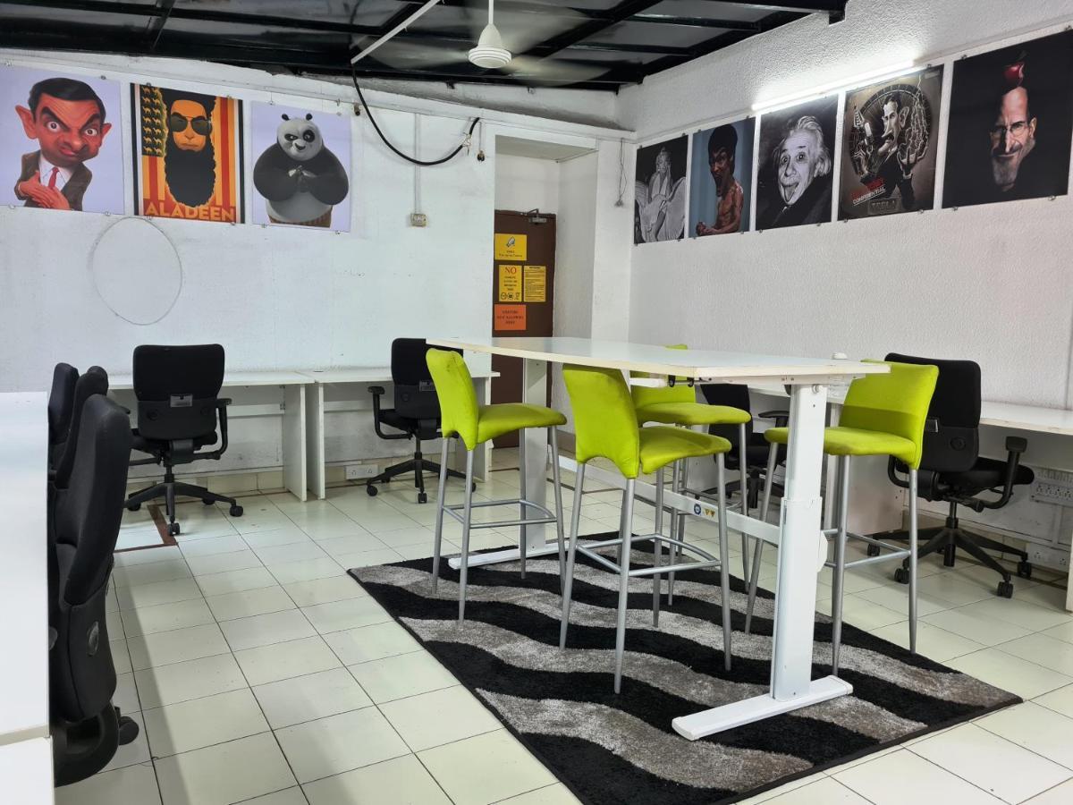 Hostel Lifespace- Twin Bungalow With Pods, Bunks, Private Rooms, Cowork & Cafe Pune Bagian luar foto