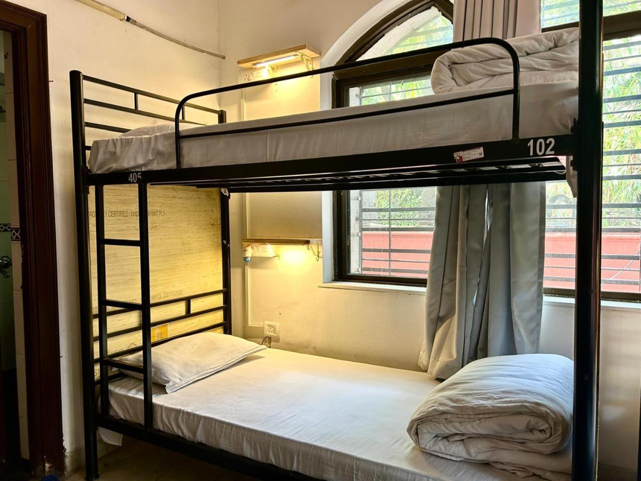 Hostel Lifespace- Twin Bungalow With Pods, Bunks, Private Rooms, Cowork & Cafe Pune Bagian luar foto